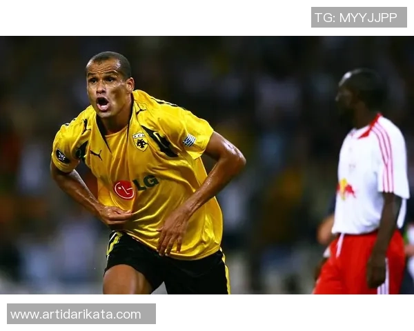 世界足球明星背后的趣闻轶事揭秘你不知道的那些故事与传奇